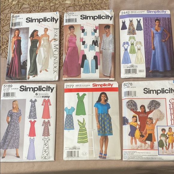 Simplicity Pattern Sets - Picture 1 of 7